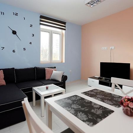 Lux Apartment " Central Street " Burgas Exterior photo